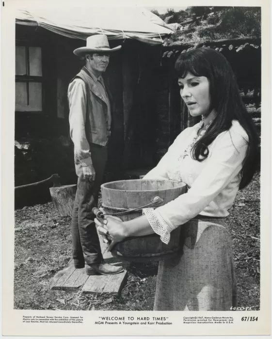 Henry Fonda (Mayor Will Blue), Janice Rule (Molly Riordan) zdroj: imdb.com