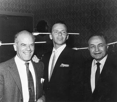 Edward G. Robinson (Mario Manetta), Frank Sinatra (Tony Manetta), Frank Capra zdroj: imdb.com