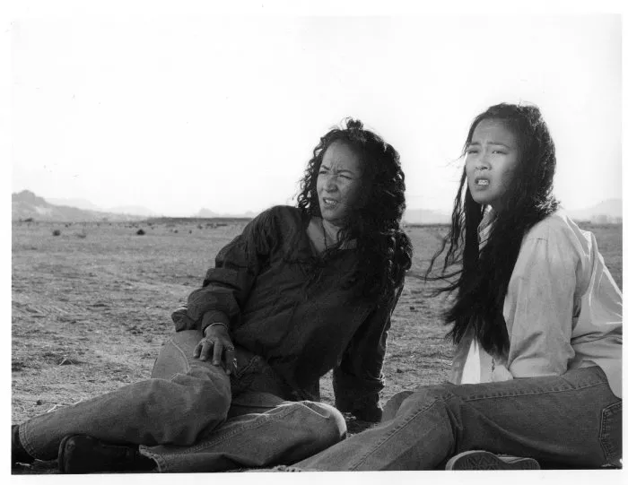 Suzy Nakamura (Irene Kawai), Reiko Mathieu (Aura) zdroj: imdb.com