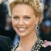 Charlize Theron (Britt Ekland) 
promo k filmu