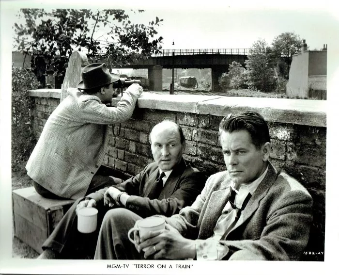 Glenn Ford (Peter Lyncort), Maurice Denham (Jim Warrilow), John Horsley (Constable Charles Baron) zdroj: imdb.com