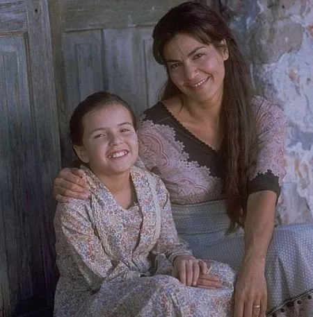 Rachel Ticotin (Mrs. Maria McVale), Gisela Sanchez (Dolores) zdroj: imdb.com