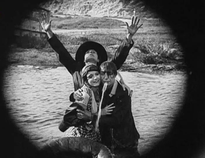 Buster Keaton (Farmhand), Sybil Seely (Farmer’s Daughter) zdroj: imdb.com