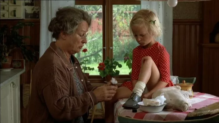 Lotta på Bråkmakargatan (1992) - Tant Berg