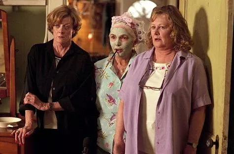 Fionnula Flanagan (Teensy), Maggie Smith (Caro), Shirley Knight (Necie) zdroj: imdb.com