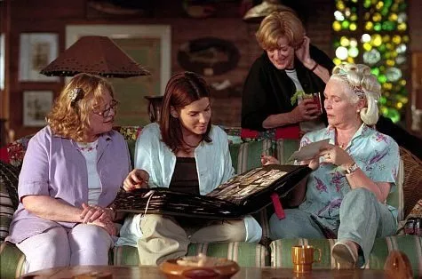 Sandra Bullock (Sidda), Fionnula Flanagan (Teensy), Maggie Smith (Caro), Shirley Knight (Necie) zdroj: imdb.com