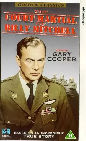 Gary Cooper (Col. Billy Mitchell) zdroj: imdb.com