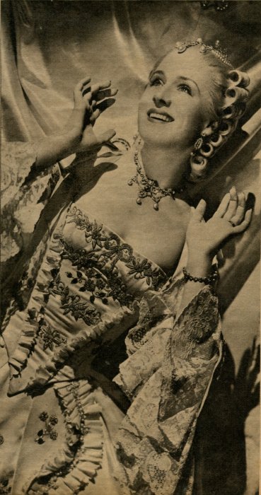 Norma Shearer (Marie Antoinette) zdroj: imdb.com