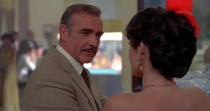 Sean Connery (Major Robert Dapes), Brooke Adams (Alexandra Lopez de Pulido) zdroj: imdb.com