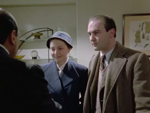 Jessica Lloyd (Celia Austin), Gilbert Martin (Colin McNabb), David Suchet (Hercule Poirot) zdroj: imdb.com