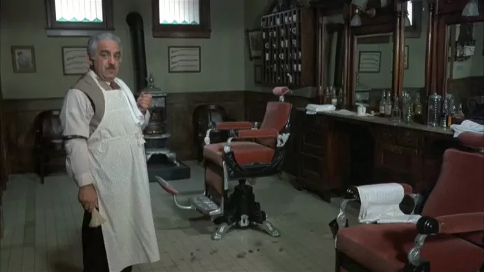 Alfred Dennis (Barber) zdroj: imdb.com