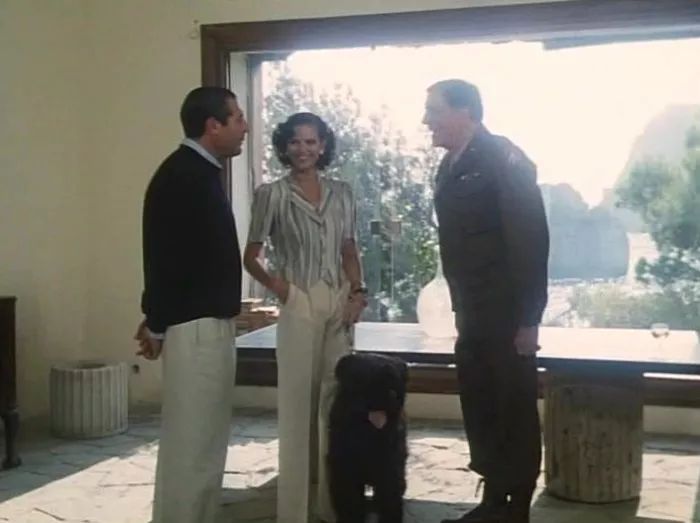 Burt Lancaster (Gen. Mark Clark), Marcello Mastroianni (Curzio Malaparte), Claudia Cardinale (Principessa Consuelo Caracciolo) zdroj: imdb.com