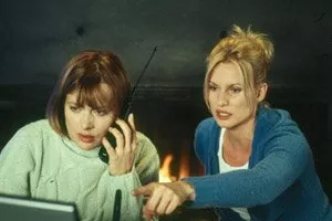 Nastassja Kinski (Sondra), Nicollette Sheridan (Misty) zdroj: imdb.com