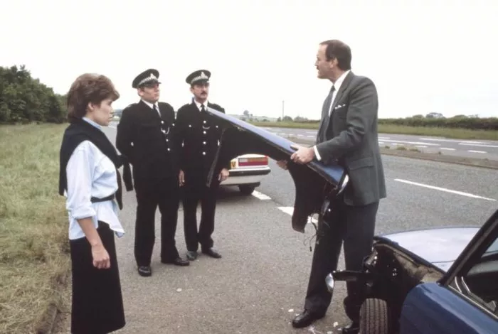John Cleese (Brian Stimpson), Geoffrey Davion (Policeman at Crash), Sharon Maiden (Laura Wisely), Richard Ridings (Policeman at Crash) zdroj: imdb.com