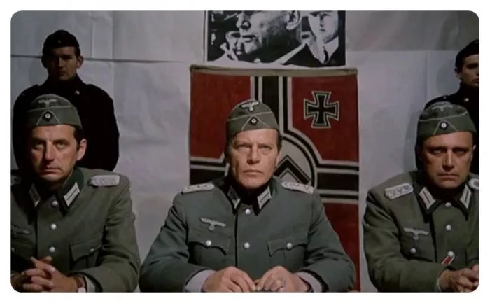 Demeter Bitenc (Maggiore Brandt), Helmuth Schneider (Col. von Bleicher), Sven Lasta (Bosch) zdroj: imdb.com