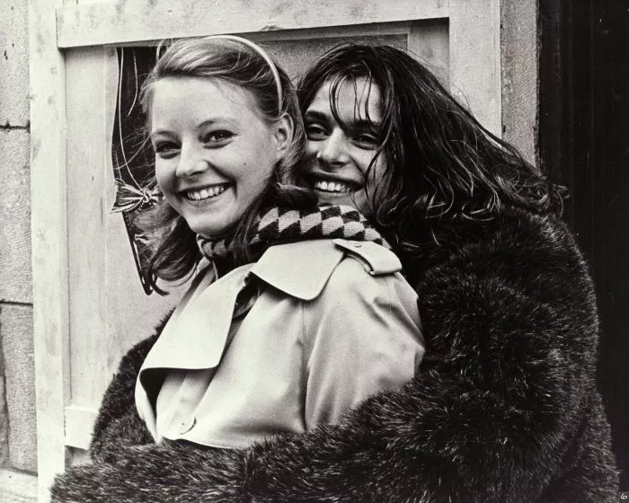 Jodie Foster (Frannie), Nastassja Kinski (Susie the Bear) zdroj: imdb.com