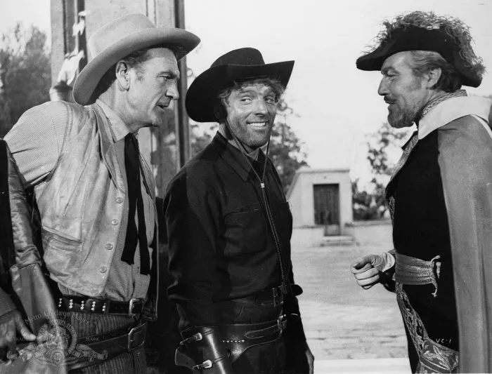 Gary Cooper (Benjamin Trane), Burt Lancaster (Joe Erin), Cesar Romero (Marquis Henri de Labordere) zdroj: imdb.com