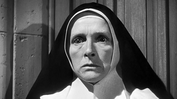 Gladys Cooper (Sister Marie Therese Vauzous) zdroj: imdb.com