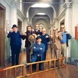 Šesť medveďov s Cibulkom (1972) - Skolní inspektor