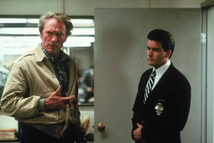 Clint Eastwood (Nick Pulovski), Charlie Sheen (David Ackerman) zdroj: imdb.com