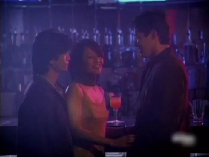 Tamlyn Tomita (Lan Chi), Russell Wong (Jian-Wa Chang), Dustin Nguyen zdroj: imdb.com