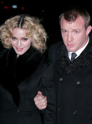 Madonna, Guy Ritchie zdroj: imdb.com 
promo k filmu