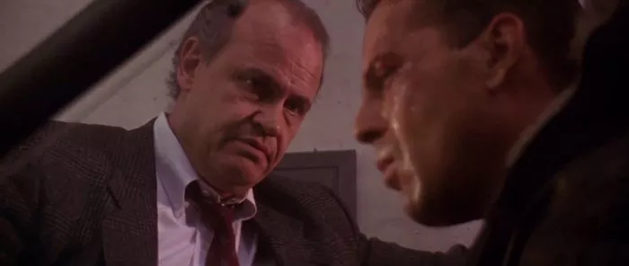 Bruce Willis (John McClane), Fred Dalton Thompson (Trudeau) zdroj: imdb.com