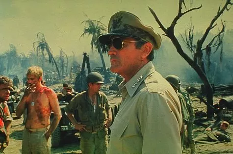 Gregory Peck (Gen. Douglas MacArthur) zdroj: imdb.com