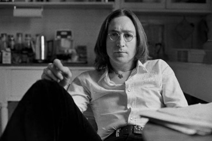 John Lennon (John Lennon) zdroj: imdb.com