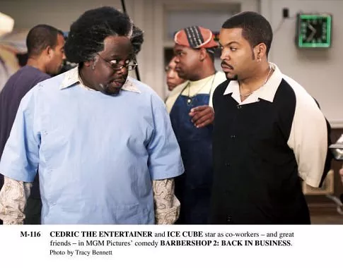 Ice Cube (Calvin), Cedric the Entertainer (Eddie), Leonard Earl Howze (Dinka) zdroj: imdb.com
