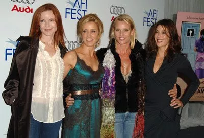 Teri Hatcher, Felicity Huffman (Bree), Nicollette Sheridan, Marcia Cross zdroj: imdb.com 
promo k filmu