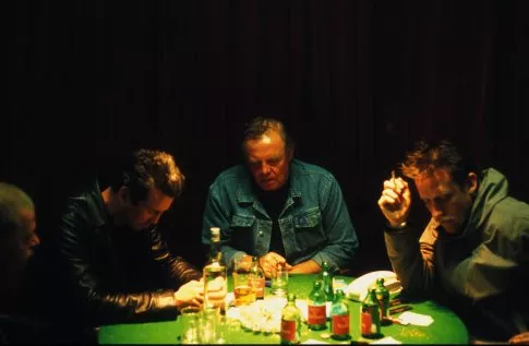Neil Bell (Soz), Seamus O’Neill, Gary Stretch (Sonny), George Newton (Gypsy John) zdroj: imdb.com