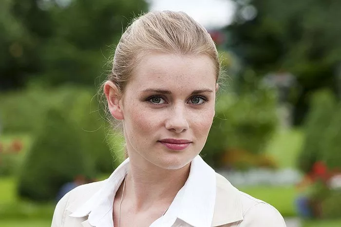 Anna Hausburg (Nele Lindberg) Photo © ZDF / Marco Meenen