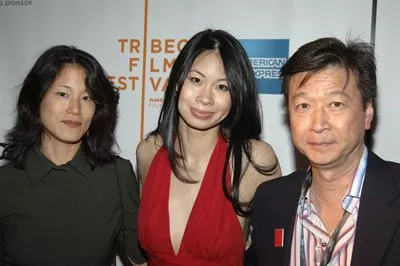 Tzi Ma (Ed Wong), Jacqueline Kim (Samantha Wong), Georgia Lee zdroj: imdb.com 
promo k filmu
