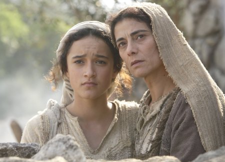 Hiam Abbass (Anna), Keisha Castle-Hughes (Mary) zdroj: imdb.com