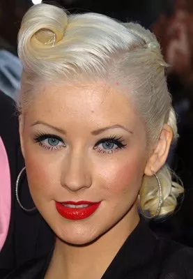 Christina Aguilera zdroj: imdb.com 
promo k filmu