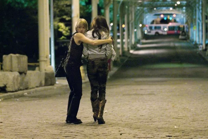 Jodie Foster (Erica Bain), Zoë Kravitz (Chloe) zdroj: imdb.com