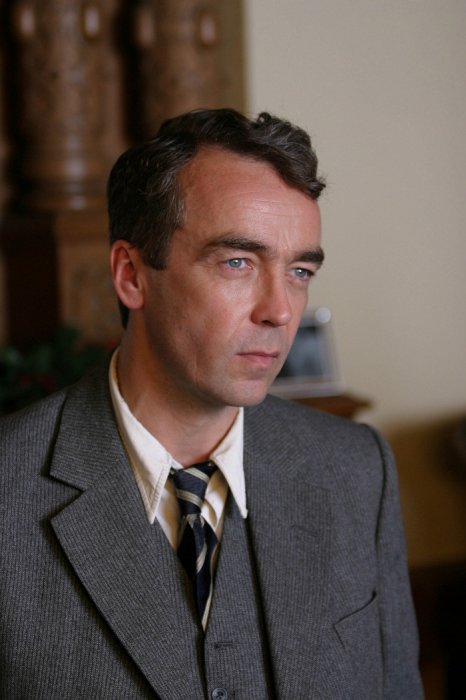 John Hannah (Inspector Tom Campbell)