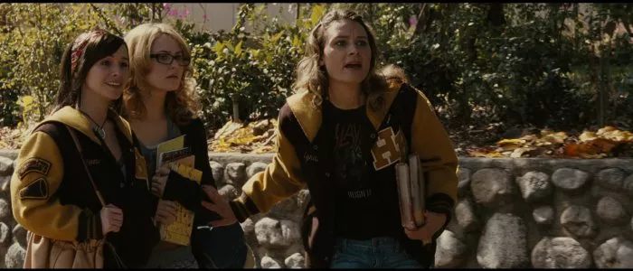 Scout Taylor-Compton (Laurie Strode), Danielle Harris (Annie Brackett), Kristina Klebe (Lynda) zdroj: imdb.com