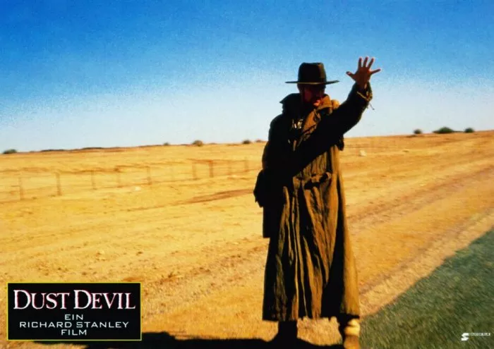 Robert John Burke (Dust Devil) zdroj: imdb.com