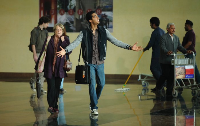 Maggie Smith (Muriel Donnelly), Dev Patel (Sonny Kapoor) zdroj: imdb.com