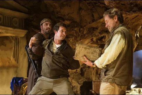 Noah Wyle (Flynn Carsen), Robert Foxworth (Uncle Jerry) zdroj: imdb.com