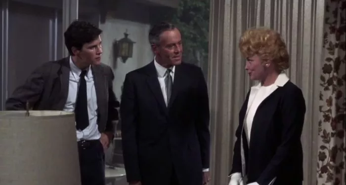 Henry Fonda (Frank Beardsley), Lucille Ball (Helen North Beardsley), Tim Matheson (Mike Beardsley) zdroj: imdb.com