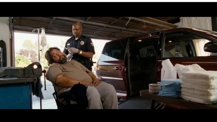 Jonathan Bruce (Harry the Wheelchair Guy), Chris Spencer (Officer Greg) zdroj: imdb.com