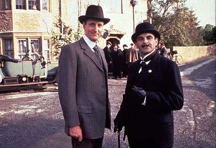 Hugh Fraser (Captain Hastings), David Suchet (Hercule Poirot)