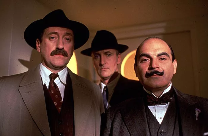 Philip Jackson (Chief Inspector Japp), Hugh Fraser (Captain Hastings), David Suchet (Hercule Poirot)