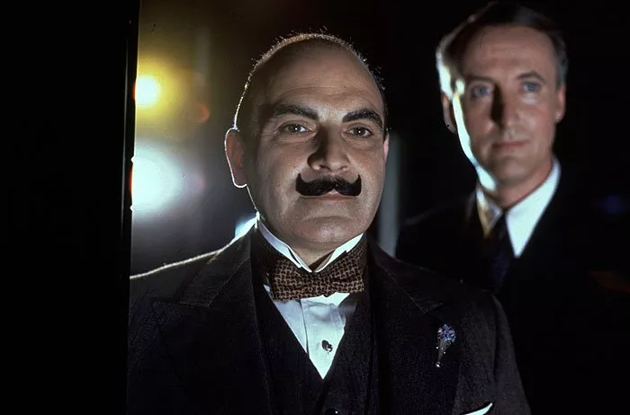 David Suchet (Hercule Poirot), Hugh Fraser (Captain Hastings)