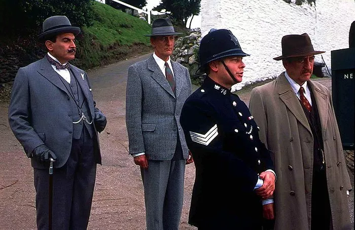David Suchet (Hercule Poirot), Hugh Fraser (Captain Hastings), Philip Jackson (Chief Inspector Japp)