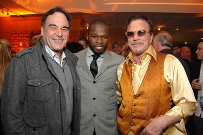 Oliver Stone, Mickey Rourke (Randy ’The Ram’ Robinson), 50 Cent zdroj: imdb.com 
promo k filmu