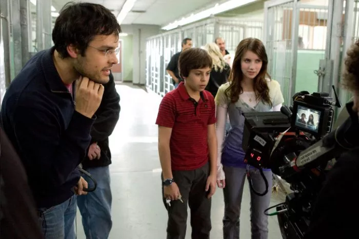 Thor Freudenthal, Emma Roberts (Andi), Jake T. Austin (Bruce) zdroj: imdb.com